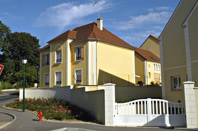 Crédits immobiliers : les taux tombent à un nouveau record en juin en France Crédits immobiliers : les taux tombent à un nouveau record en juin en France