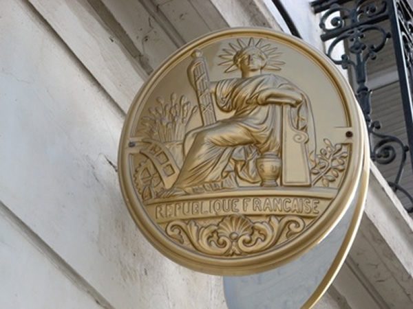 Le gouvernement annonce des aides aux bornes de recharge pour véhicules électriques