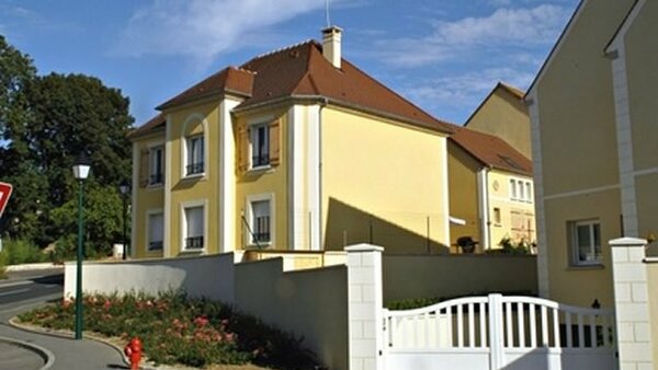 Rénovation des bâtiments : le crédit d'impôt sera transformé en prime, précise Rugy